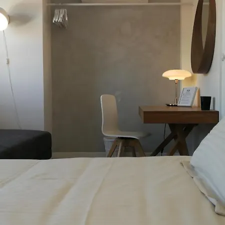 5&5 Rooftop Nocleg ze śniadaniem *