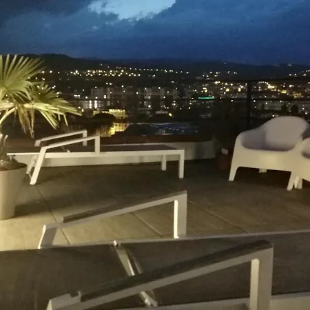 5&5 Rooftop Nocleg ze śniadaniem Clermont-Ferrand